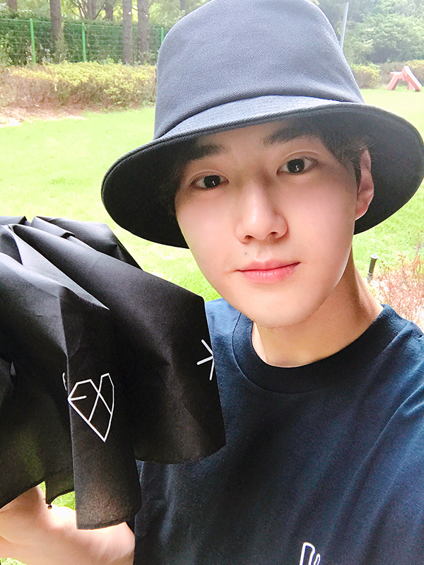 exo bucket hat