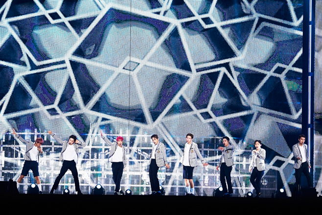 Exo Wraps Up First Toyko Dome Concert News Videos